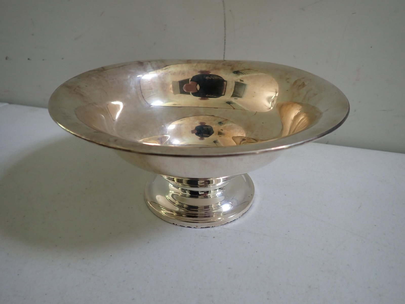 Ayre & Taylor Sterling footed bowl: "Ayre & Taylor Co. Washington Silver 2609" 8 1/2" diameter and 4" high. Monogrammed. 7.0 troy oz