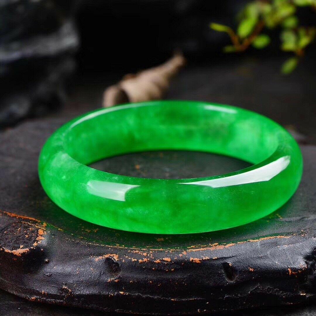 Chinese A+++ natural green jade bangle (1 of 6)
