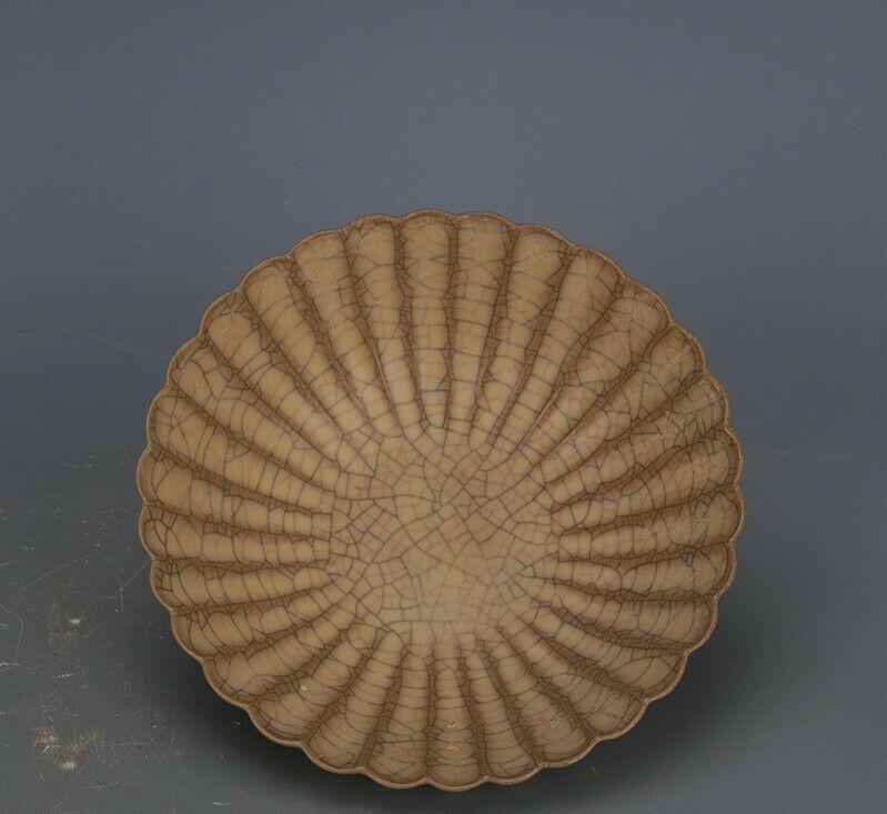 Chinese guan klin porcelain bowl (1 of 5)