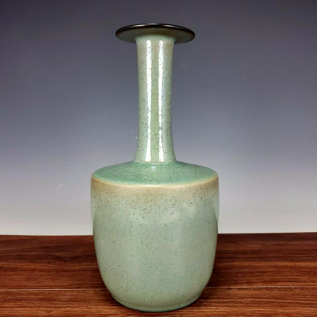 Chinese ru kiln porcelain vase (1 of 9)