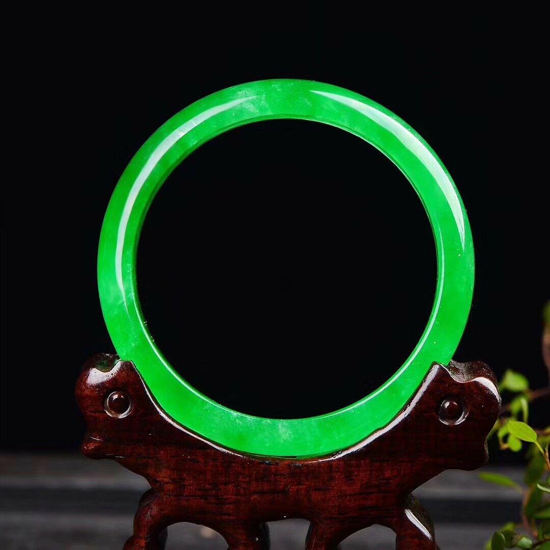 Chinese A+++ natural green jade bangle (1 of 6)