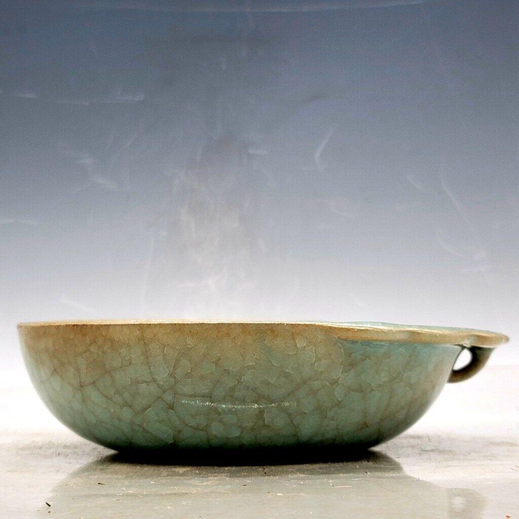 Chinese ru kiln porcelain washer: Size: Width 17 cm - Height 4.5 cm Materials: Porcelain Time Period: Song dynasty Manufactured Date: 10th-c Period Origin: China