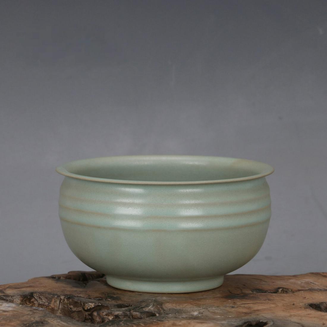 Chinese ru kiln porcelain incense burner: Size: Width 17 cm - Height 9 cm Materials: Porcelain Time Period: Song dynasty Manufactured Date: 10th-c Period Origin: China