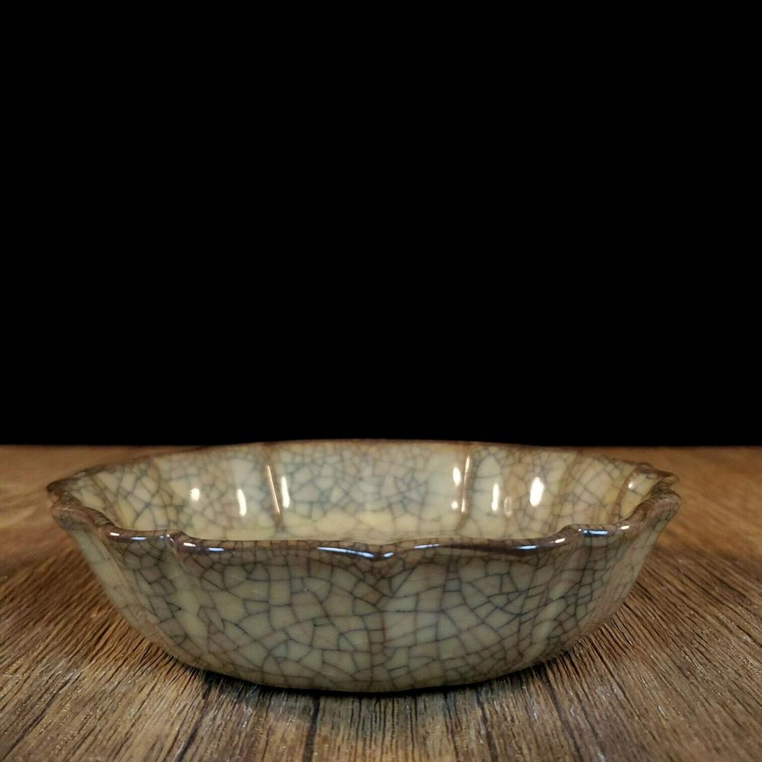 Chinese guan kiln porcelain washer (1 of 8)