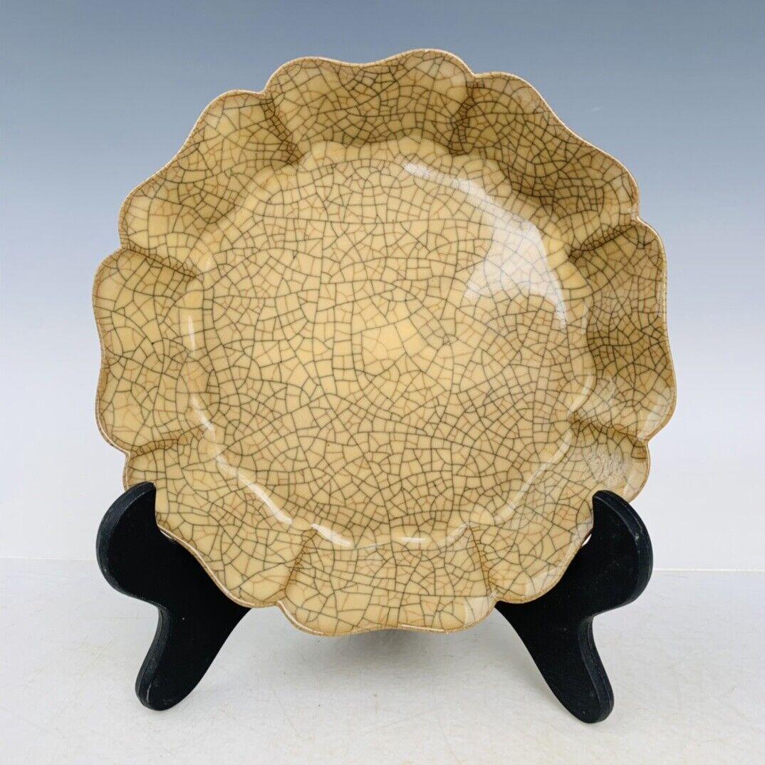 Chinese ge kiln porcelain washer: Size: Width 17 cm - Height 4 cm Materials: Porcelain Time Period: Song dynasty Manufactured Date: 10th-c Period Origin: China