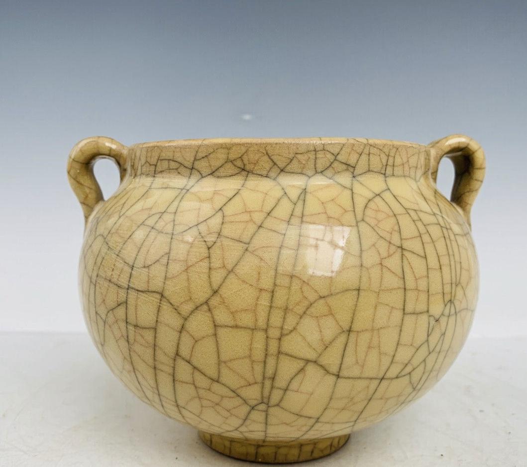 Chinese ge kiln porcelain incense burner (1 of 7)