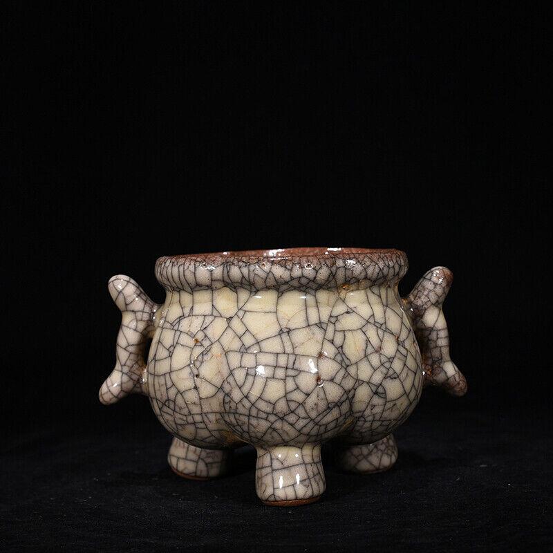 Chinese guan kiln porcelain incense burner: Size: Width 19 cm - Height 13 cm Materials: Porcelain Time Period: Song dynasty Manufactured Date: 10th-c Period Origin: China
