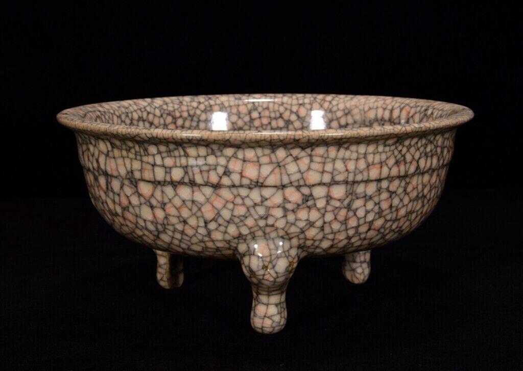 Chinese guan kiln porcelain incense burner: Size: Width 20 cm - Height 10 cm Materials: Porcelain Time Period: Song dynasty Manufactured Date: 10th-c Period Origin: China