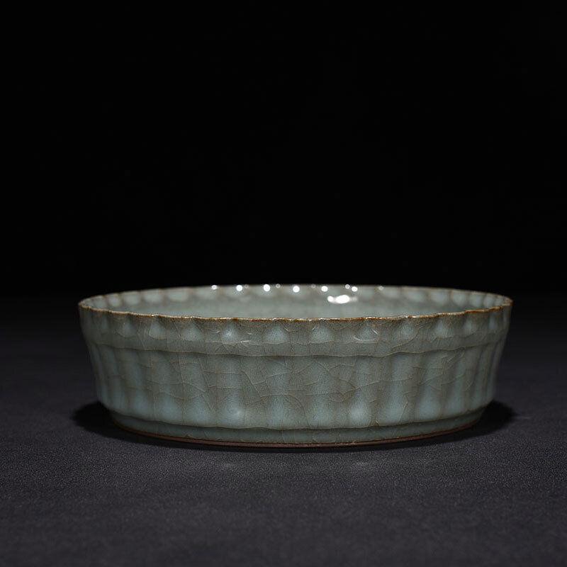 Chinese guan kiln porcelain washer (1 of 6)