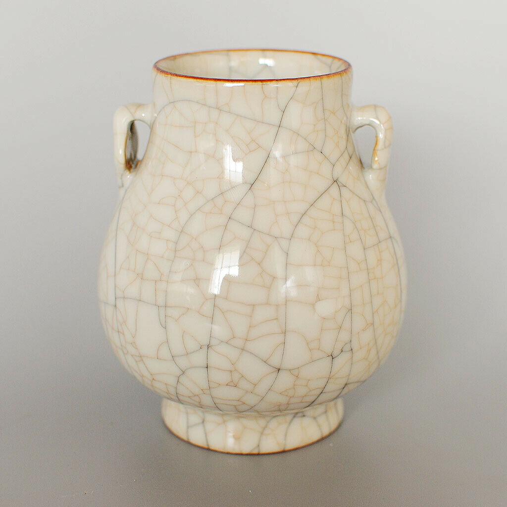 Chinese white crackle porcelain pot: Size: Height 12 cm - Width 10 cm Materials: Porcelain Time Period: Ming dynasty Manufactured Date: Chenghua Period Origin: China