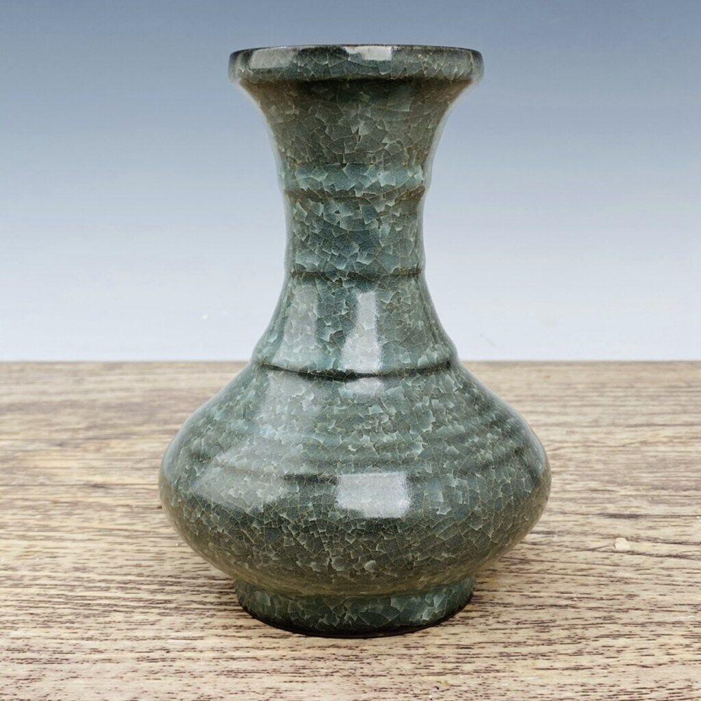 Chinese ge kiln porcelain vase (1 of 9)