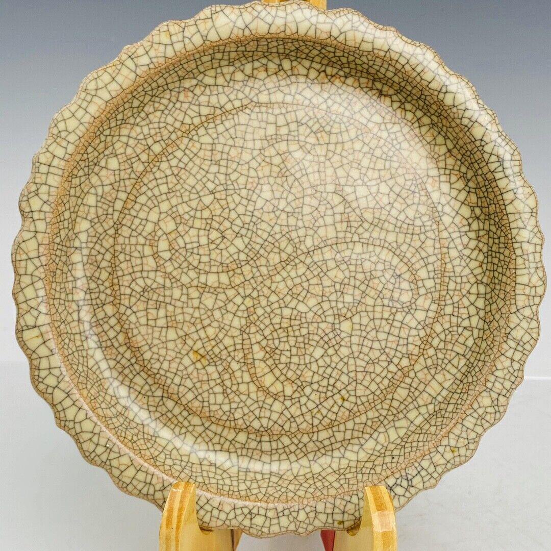 Chinese ge kiln porcelain washer: Size: Width 18 cm - Height 7 cm Materials: Porcelain Time Period: Song dynasty Manufactured Date: 10th-c Period Origin: China