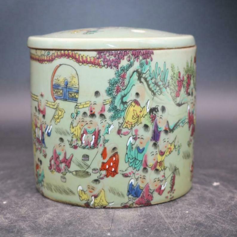 Chinese famille rose porcelain pot: Size: Width 11 cm - Height 10 cm Materials: Porcelain Time Period: Qing dynasty Manufactured Date: Qianlong Period Origin: China