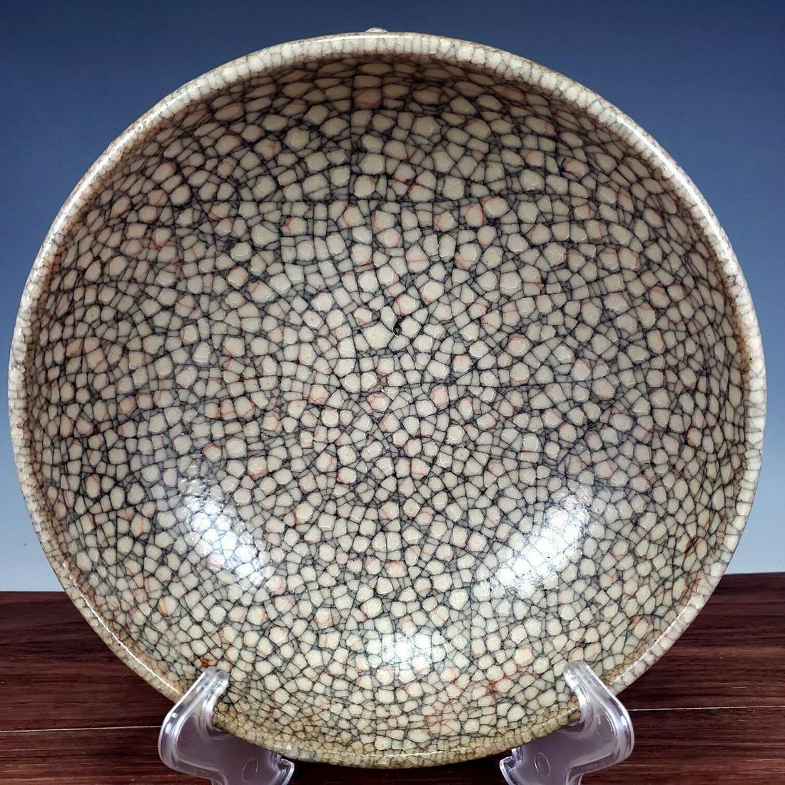 Chinese ge kiln porcelain washer: Size: Width 23.5 cm - Height 8.5 cm Materials: Porcelain Time Period: Song dynasty Manufactured Date: 10th-c Period Origin: China