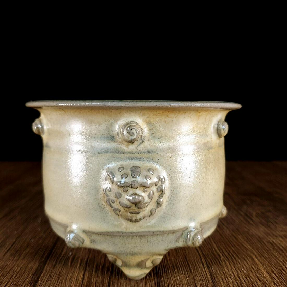Chinese ru kiln porcelain washer: Size: Width 11.8 cm - Height 9.6 cm Materials: Porcelain Time Period: Song dynasty Manufactured Date: 10th-c Period Origin: China