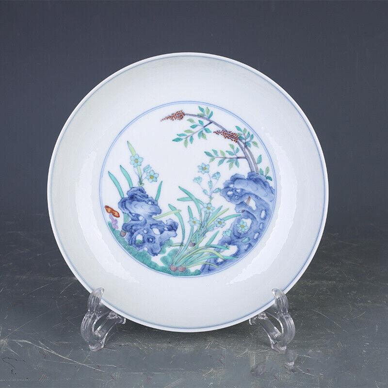 Chinese doucai porcelain plate (1 of 8)
