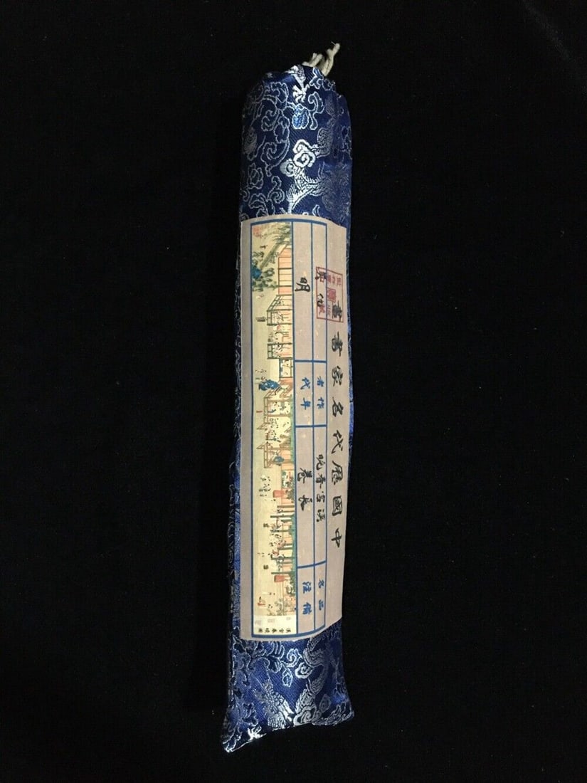 Chinese scroll painting: Size: Height 300 cm - Width 38 cm Materials: ink color and paper Time Period: Ming dynasty Manufactured by: Qiu Ying Origin: China Qiu Ying was a Chinese painter of the Ming dynasty who specialised in