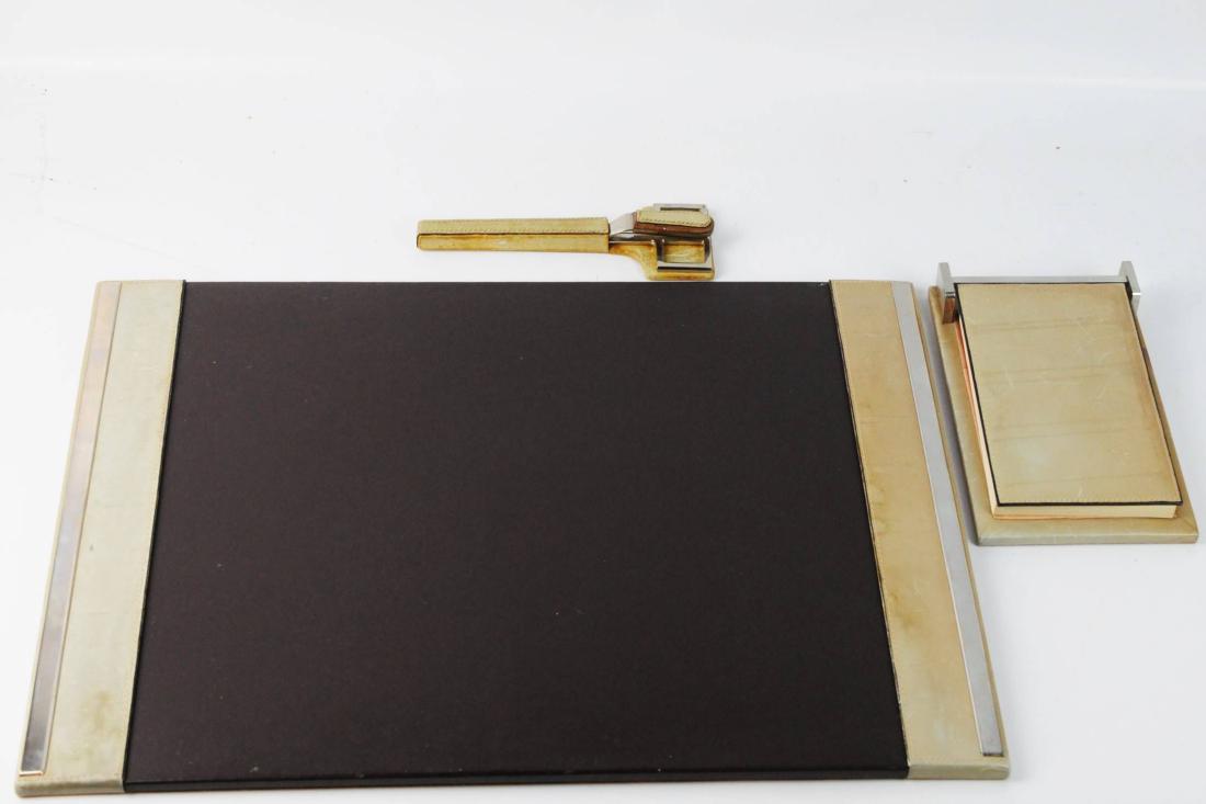 Mark Cross Blotter Scissors Letter Open Note Pad: Mark Cross Leather Desk set Blotter, Scissors, Letter Open, & Note Pad. Measures: Blotter: 26" L x 18" W. Condition: Good light scratches. Due to use. Please examine all photos closely. Contact C. Bid