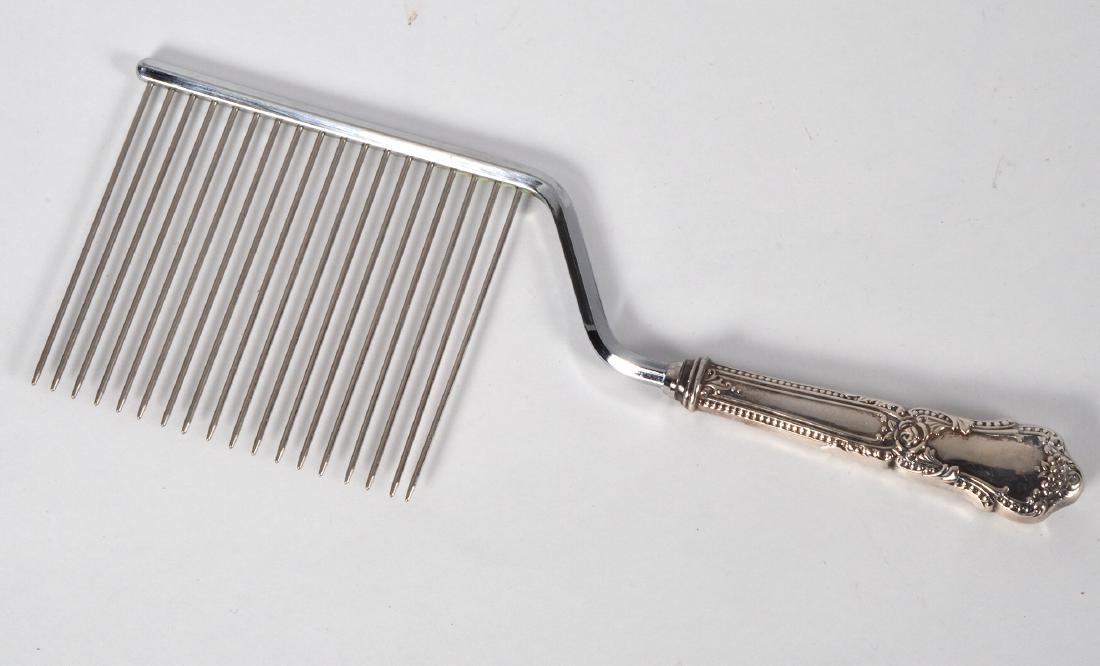 Sterling Silver Handled Cake Breaker (1 of 3)
