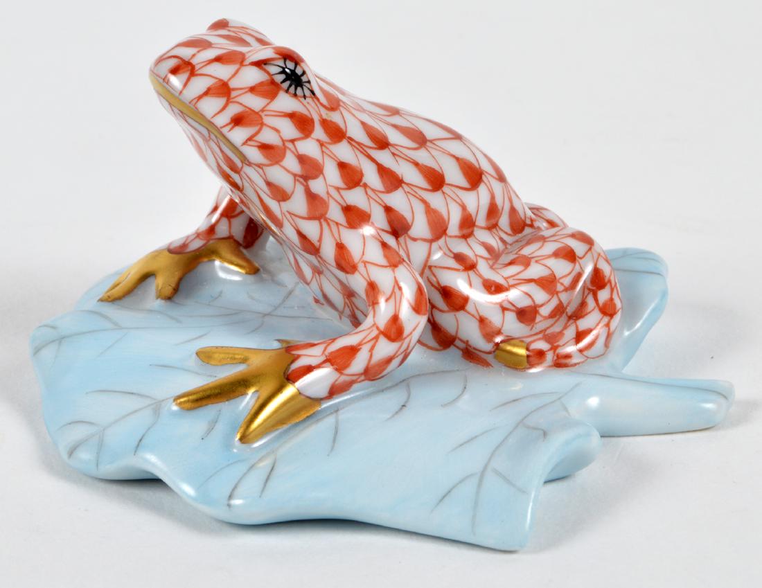 Herend Figurine Orange Fishnet Frog on Lily Pad (1 of 4)