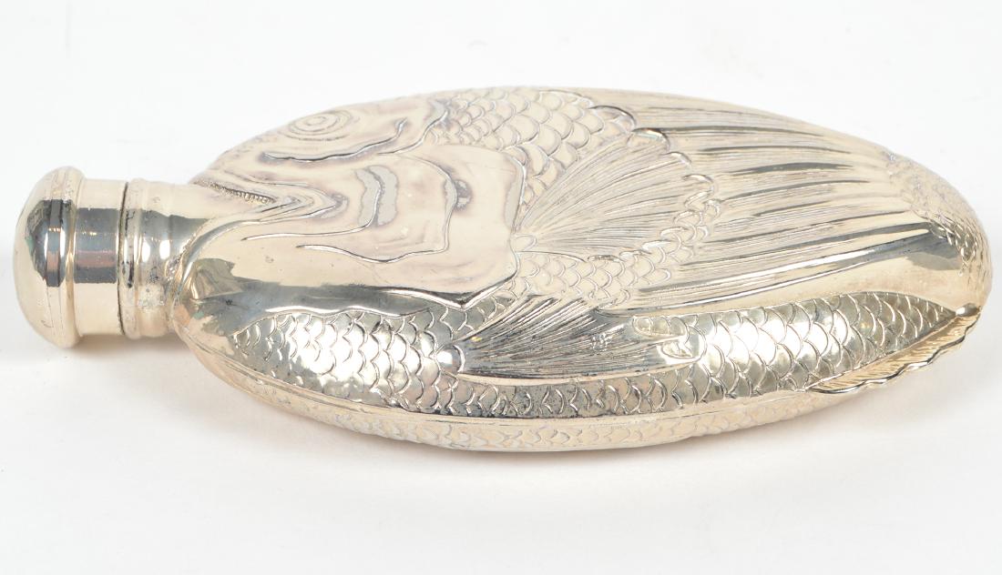 Vintage Towle Silverplate Fish Flask (1 of 6)