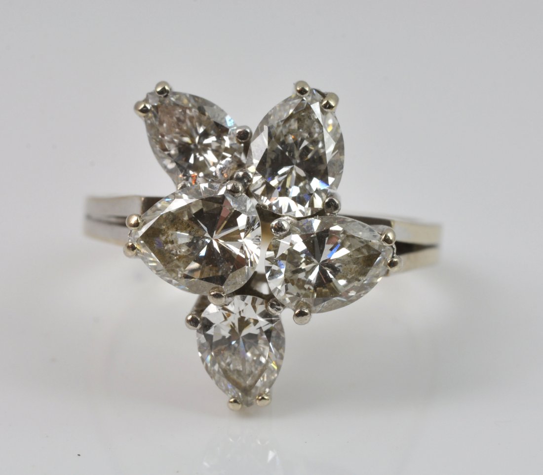 5 Pear Shaped Diamonds 18K White Gold Ring (1 of 6)