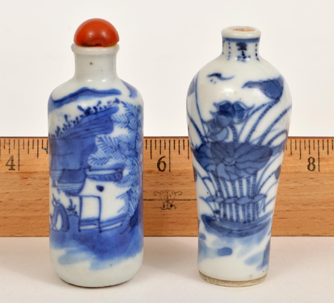 2 Chinese Blue White Porcelain Snuff Bottles (1 of 6)