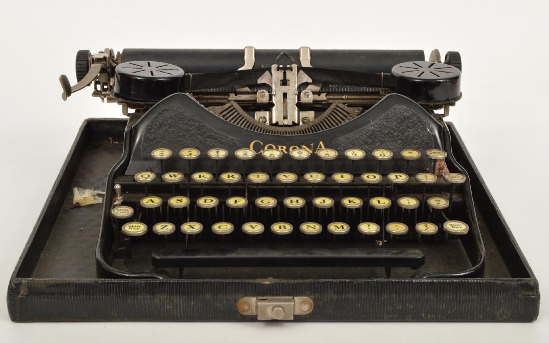 Vintage Corona Portable Typewriter in Case (1 of 7)
