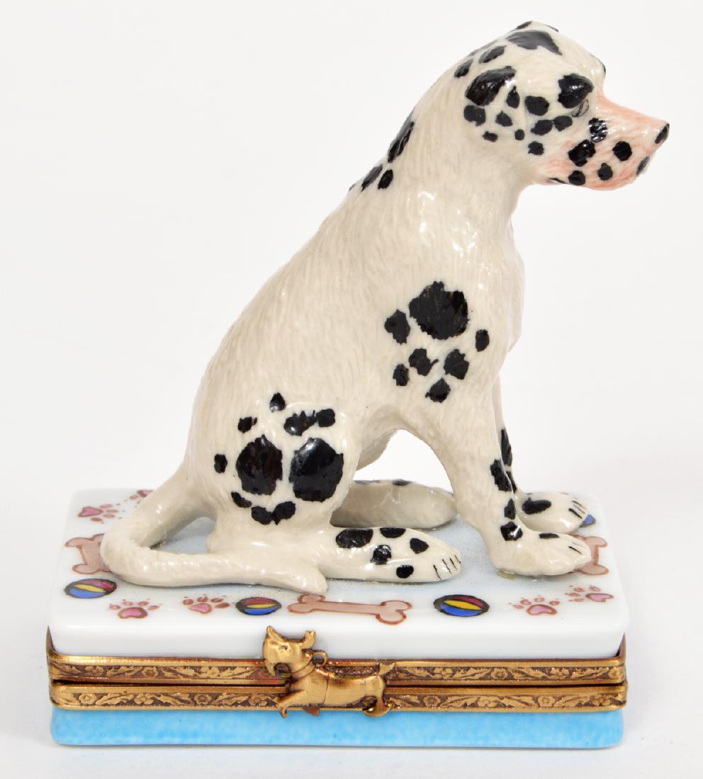 Limoges Peint Main Porcelain Dalmatian Box: Limoges, France, Peint Main porcelain Dalmatian box with hinged lid. It opens to a painted bone inside. 3"Hx2.5"Lx1.5"W. Condition report: Very good - no issues. Please examine all photos closely. Con