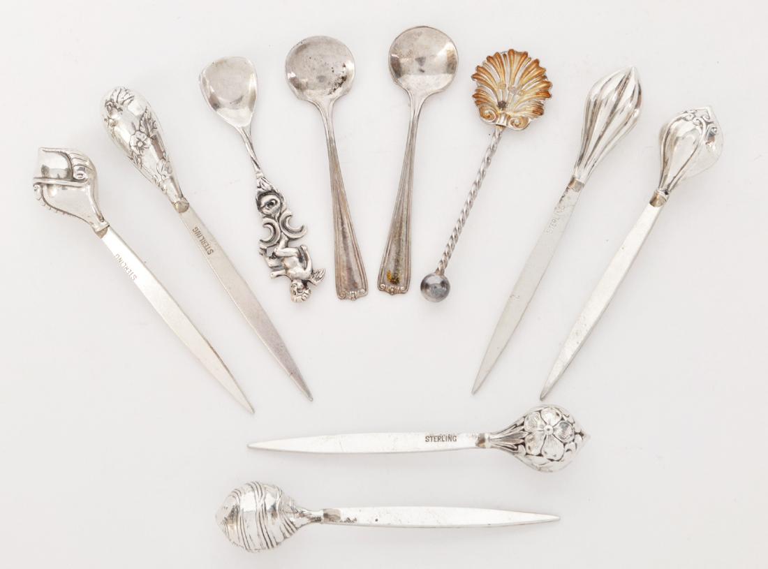 Sterling Silver Cocktail Spears & 4 Salt Spoons: 6 sterling silver cocktail spears with various designs - 3"L & 4 small salt spoons. Total weight: 33.5 grams. Condition report: Very good - no issues. Please examine all photos closely. Contact C. Bid