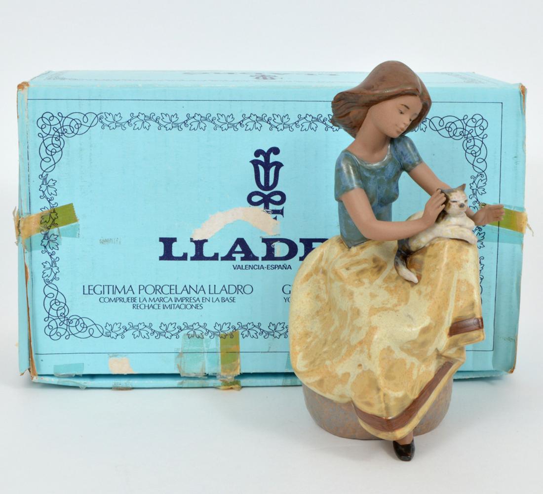 Gres Lladro Girl with Cat Figurine 2169 (1 of 11)