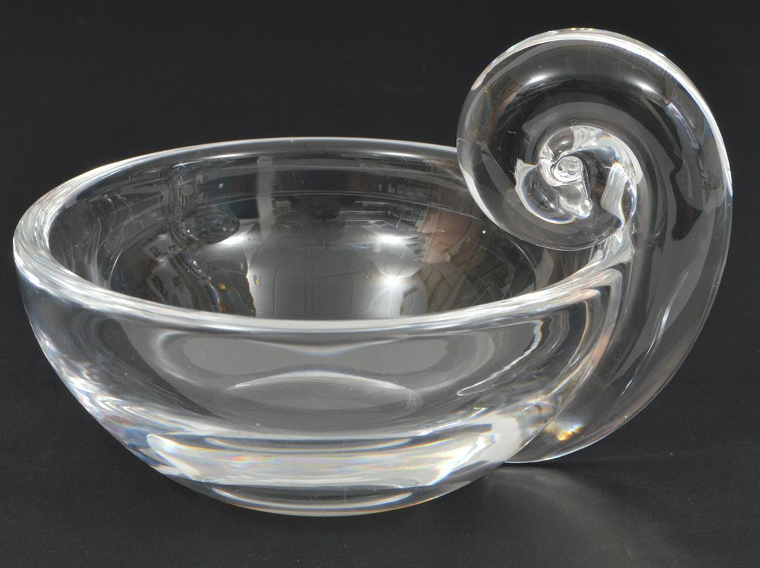 Steuben Crystal Bowl Snail Handle by John Dreves: Steuben crystal bowl by Jon Dreves with a snail handle, signed. Signed. 4"H x 5" diameter. Condition report: Very good - no issues. Please examine all photos closely. Contact C. Biddle Auction Gallery