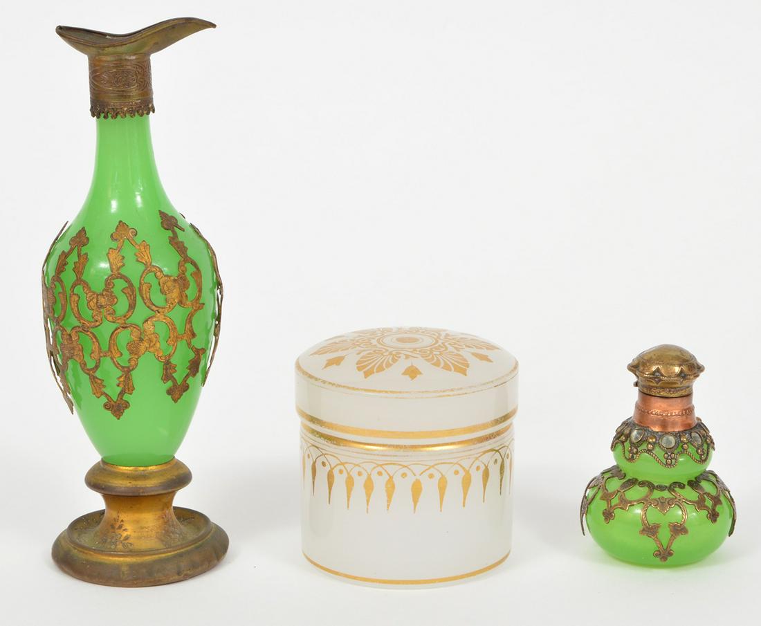 2 pcs French Green & White Opaline 1 White Jar (1 of 15)