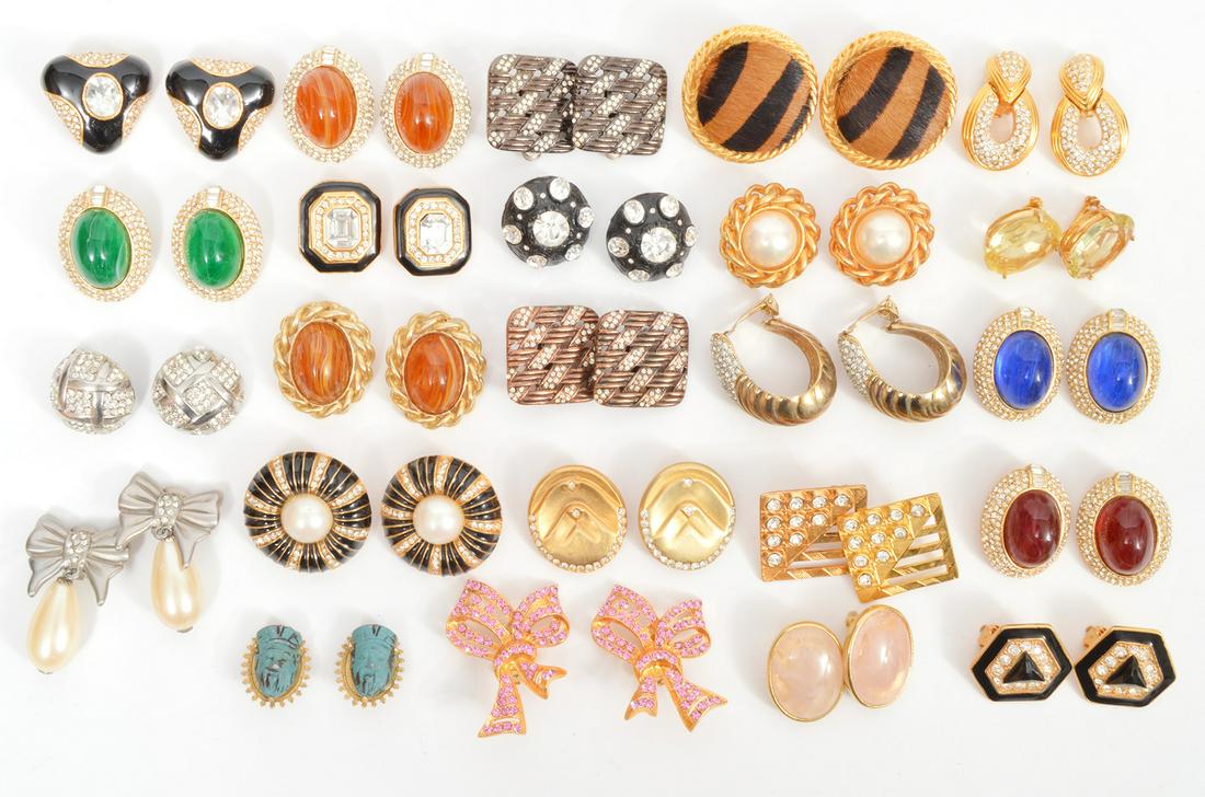 24 Pair of Costume Earrings Jilbari (1 of 7)