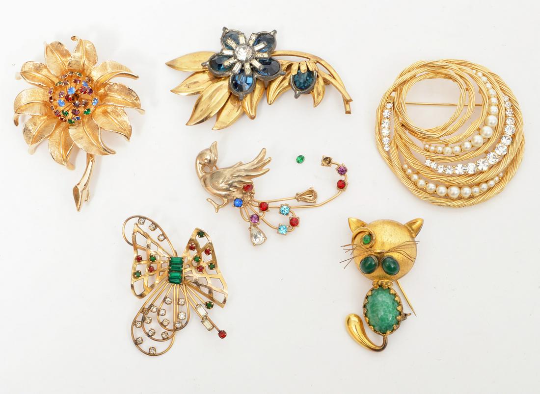 6 Vintage Brooches (1 of 3)