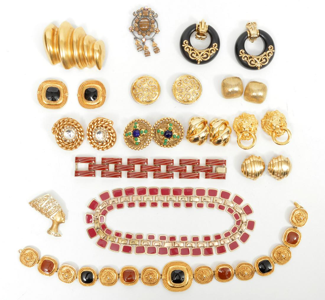 15 Pcs. Vintage Gold Tone & Enamel Jewelry (1 of 6)