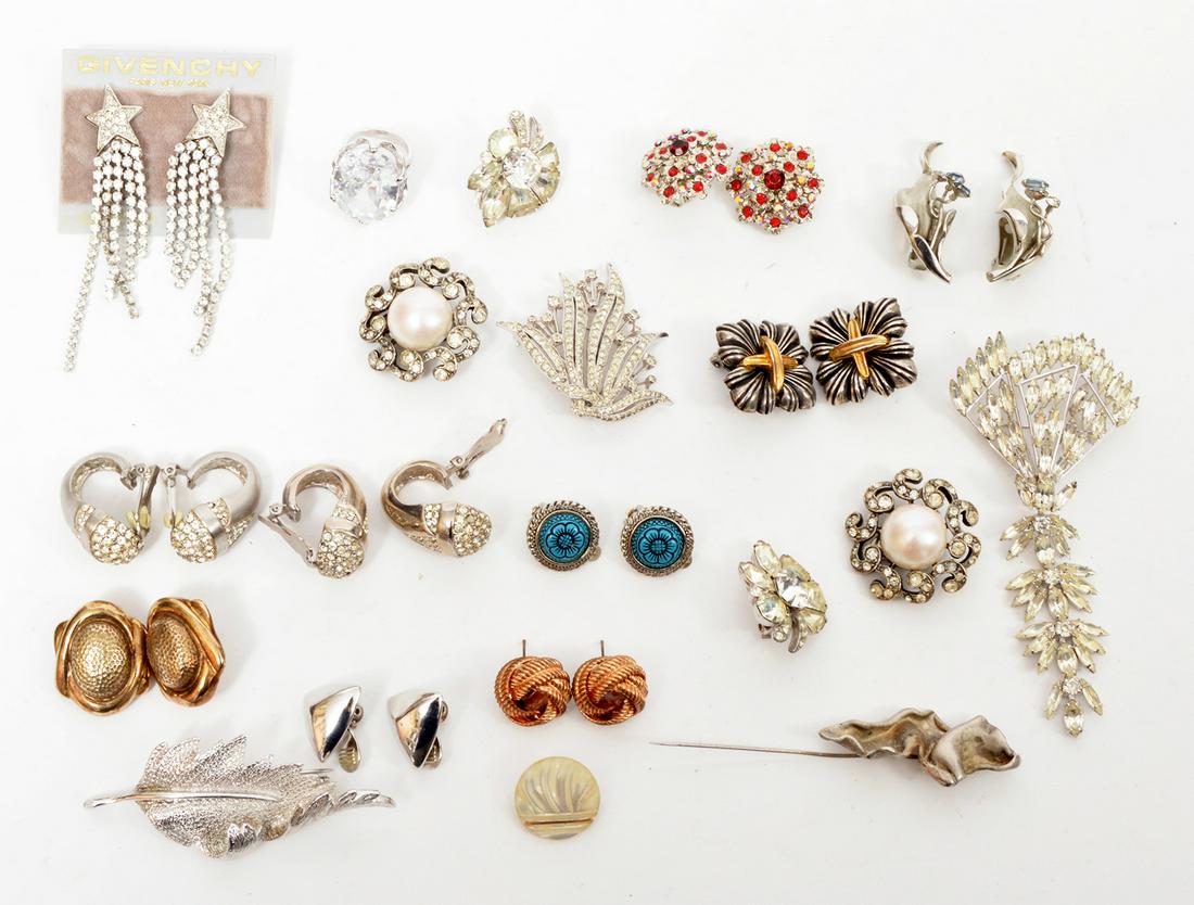 18 Pcs. Vintage Jewelry Assortment (1 of 6)