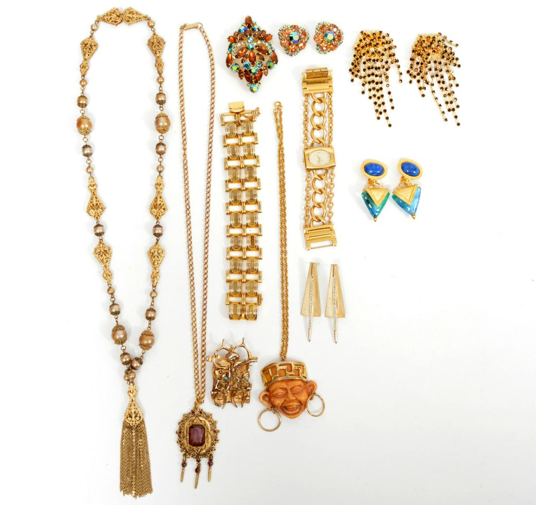 11 Pcs. Colorful Vintage Costume Jewelry (1 of 10)