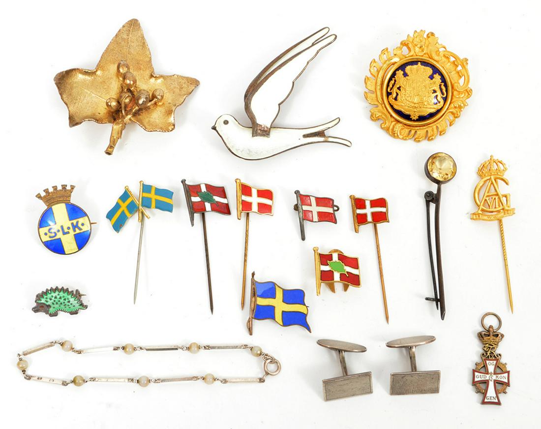 Lot of Scandinavian Enamel Jewelry (1 of 13)