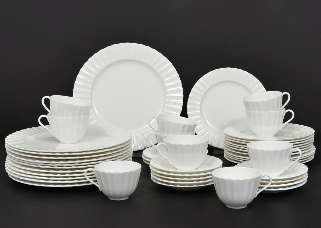 12 Sets Royal Worcester Warmstry White (1 of 4)