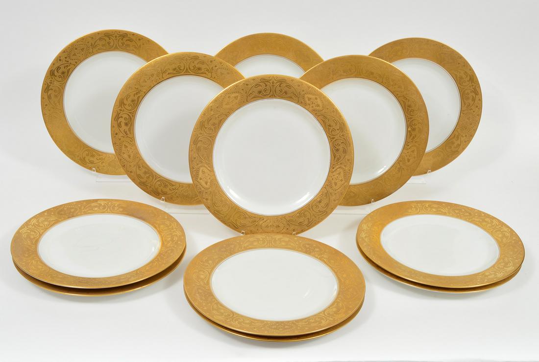 12 Black Knight Gilt Porcelain Dinner Plates (1 of 4)