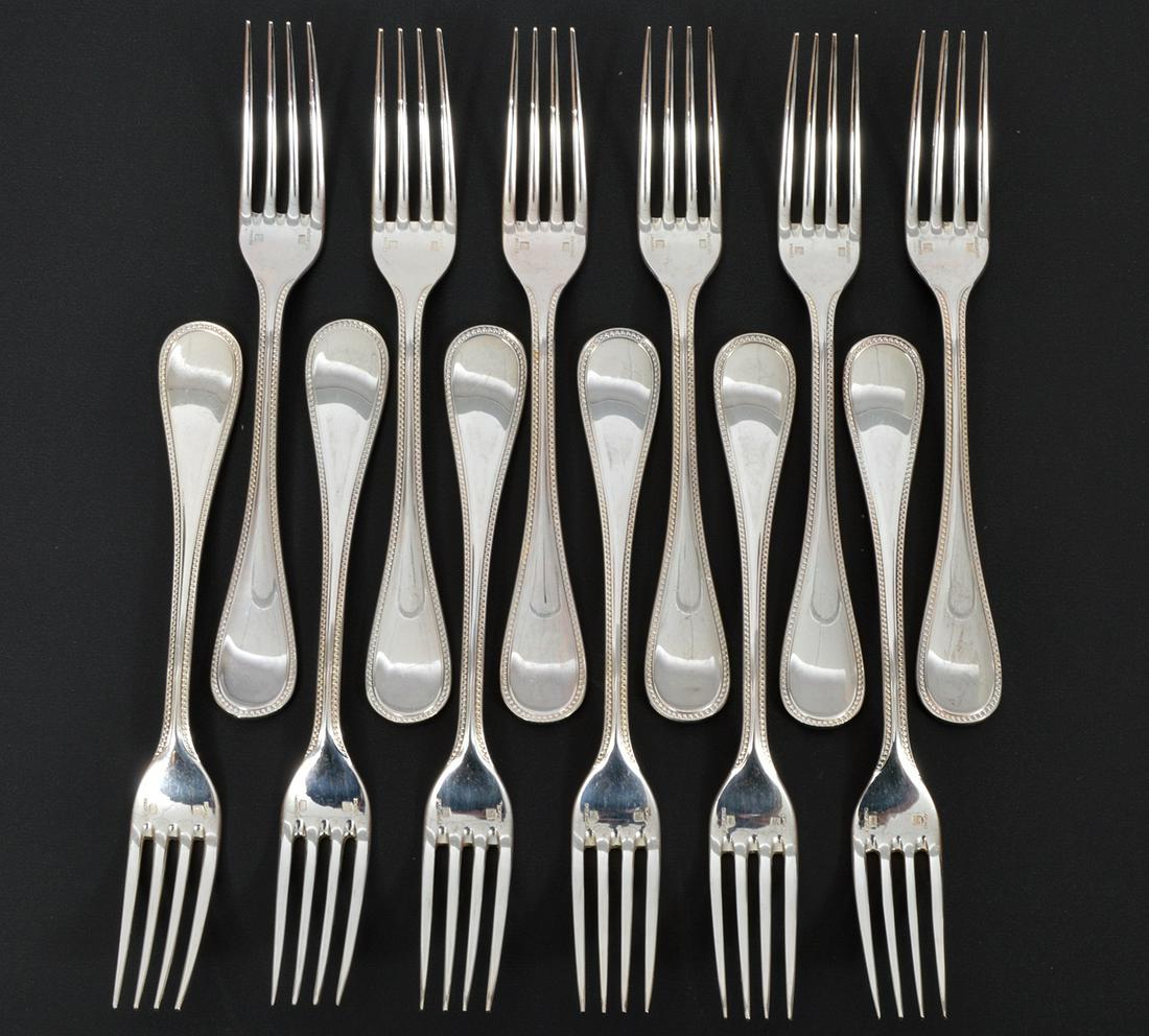 12 Christofle 'Perles' Silverplate Dessert Fork: 12 Christofle silverplate dessert forks in 'Perles' pattern. Measures 6.75"L. Condition report: good condition, see photos. Please examine all photos closely. Contact C. Biddle Auction Gallery for mor
