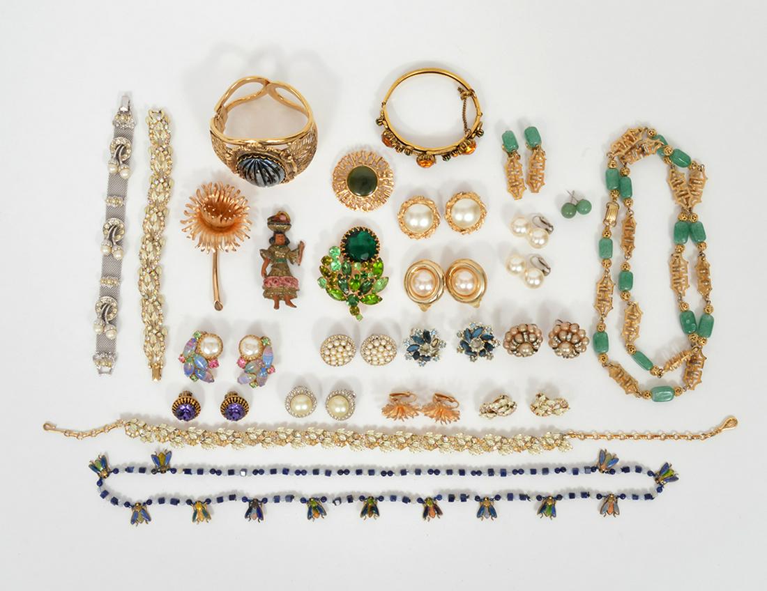 Lot of Costume Jewelry Coro Napier & More (1 of 13)