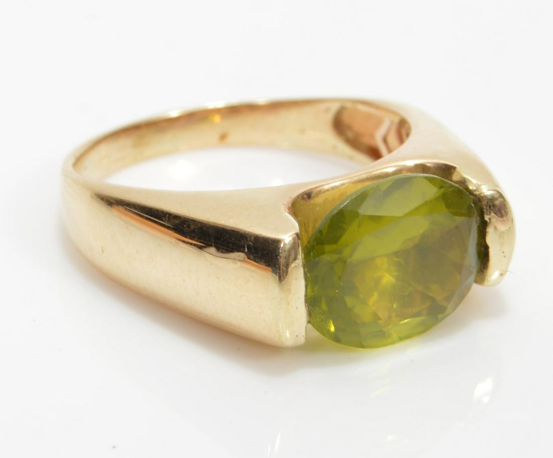 Peridot Ring 14k Yellow Gold Size 5 (1 of 8)
