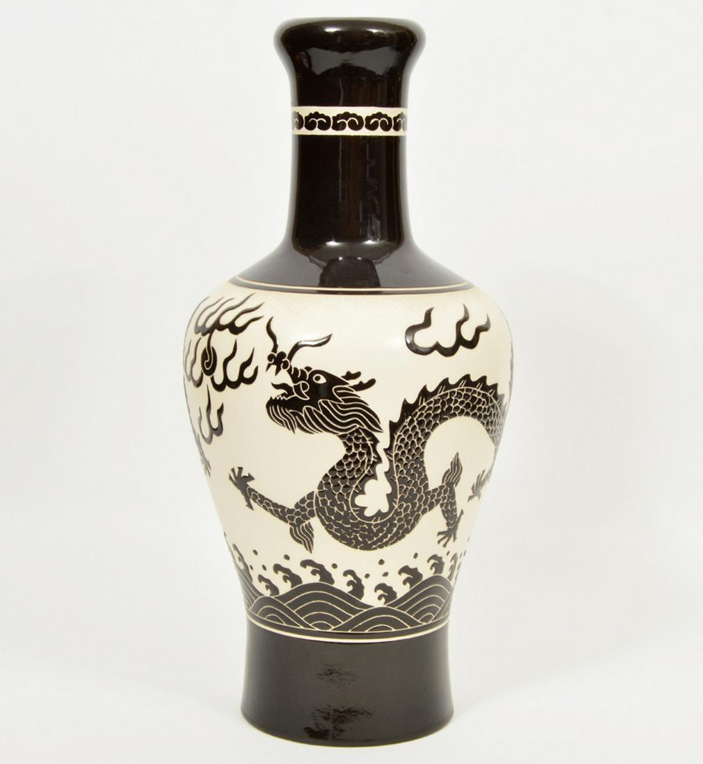 Large Chinese Black & White Dragon Vase (1 of 10)