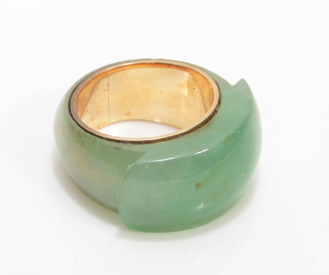 Carved Jade Ring 14k Yellow Gold Size 3 (1 of 8)