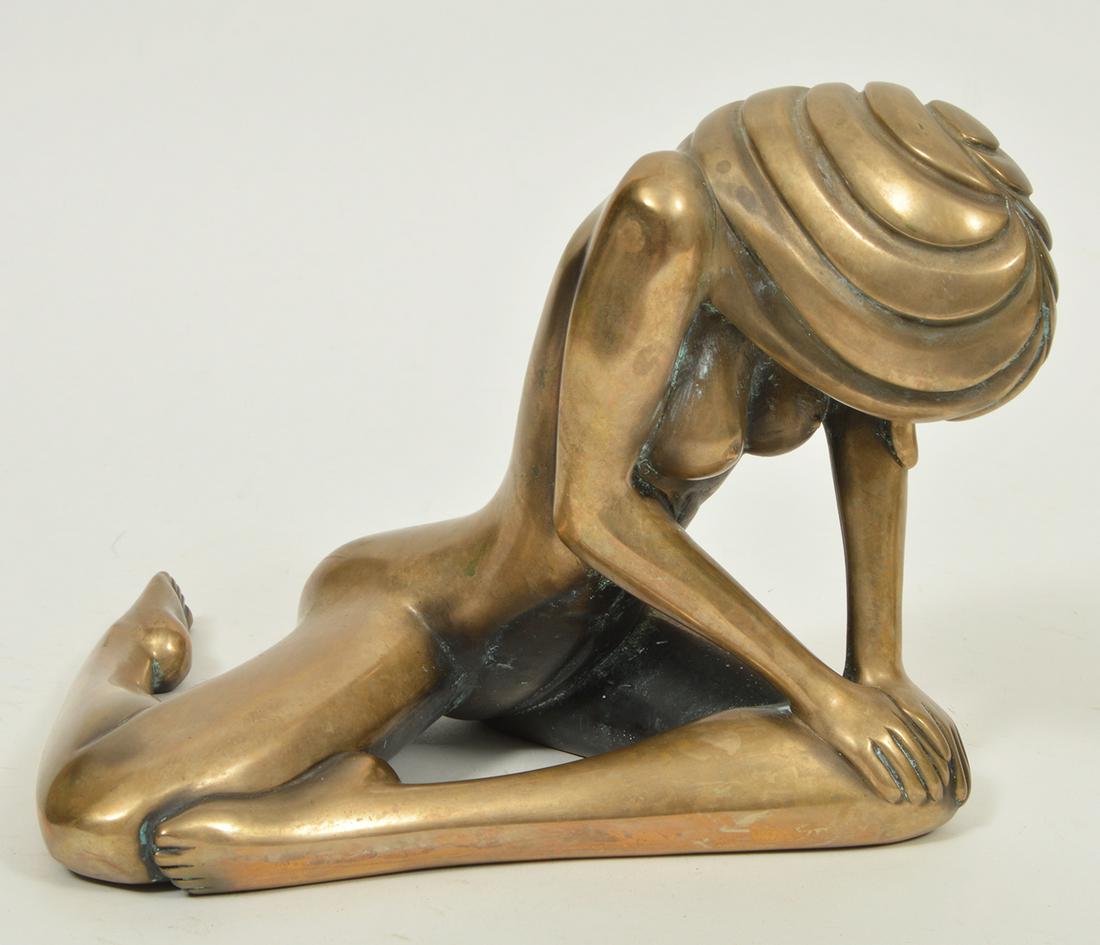 Tom Bennett "Serenity" Bronze Nude Sculpture 1984: Tom Bennett "Serenity" bronze sculpture. Signed, dated 1984 and numbered 205/250. 7"H x 9"L x 7.5"W. Condition report: Very good - no issues. Please examine all photos closely. Contact C. Biddle Aucti