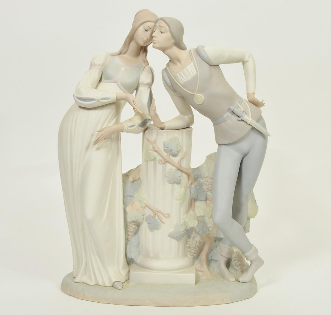 Large Lladro 'Romeo & Juliet' Figurine (1 of 7)