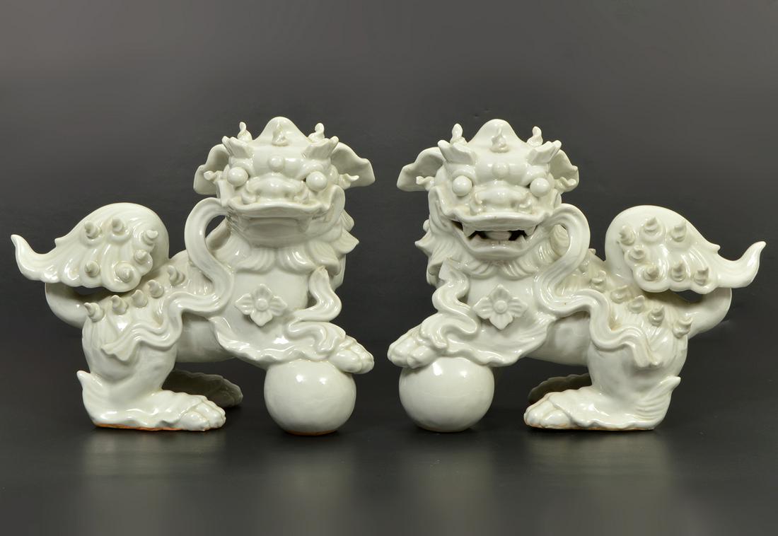 Pair Blanc de Chine Chinese Foo Dogs Figurines (1 of 7)