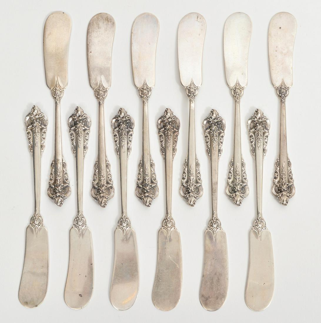 12 Sterling Grande Baroque Butter Spreaders (1 of 6)